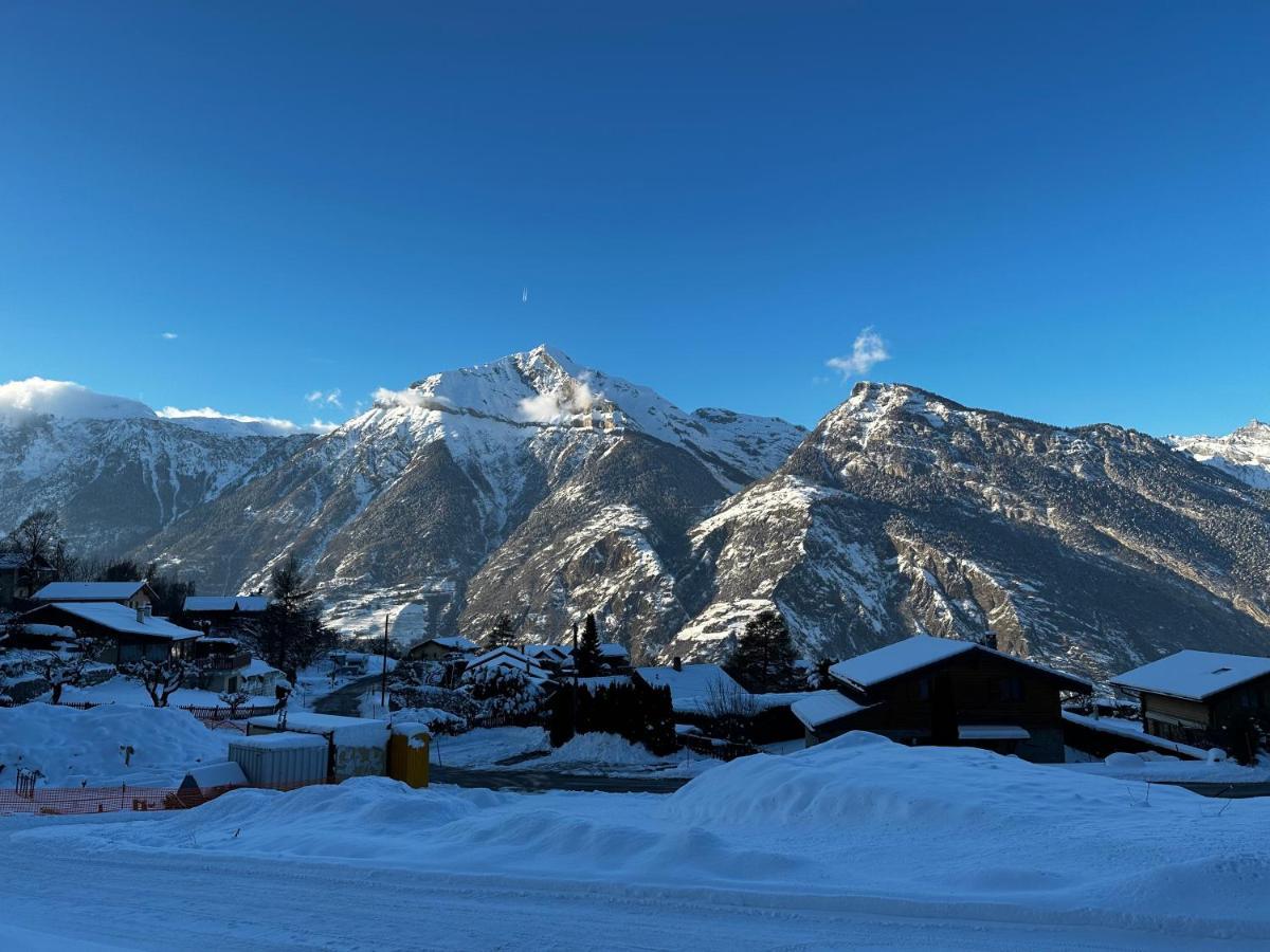 Chambres D'Hotes Les Louettes A Sapinhaut Canton Du Valais Saxon Eksteriør billede